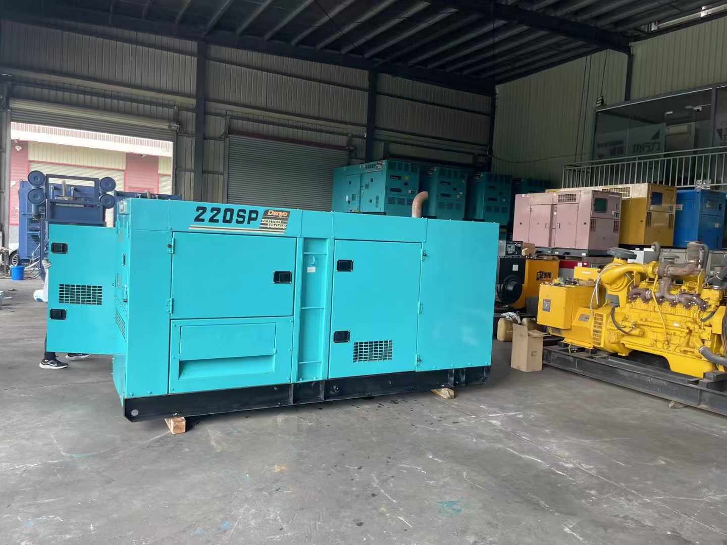 仓山800kW 柴油发电机的输出电流波动范围是多少？